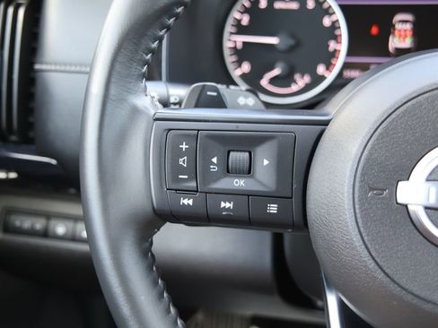 Used 2025 Nissan Pathfinder SV image 15