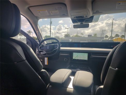 New 2026 Lincoln Navigator Premiere AWD/4WD image 22