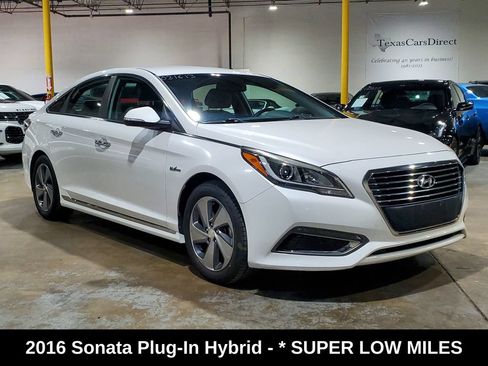 Used 2016 Hyundai Sonata Plug-In Hybrid FWD image 3