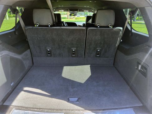Used 2022 Cadillac Escalade ESV Luxury RWD image 56