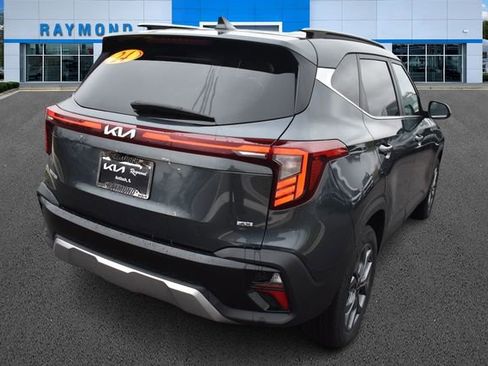 Used 2024 Kia Seltos S image 3