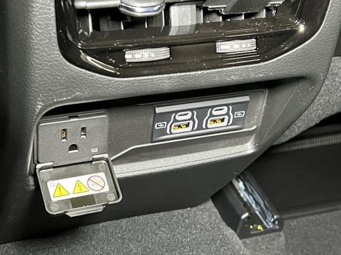 New 2025 Jeep Grand Cherokee Altitude w/ Trailer Tow Package image 19