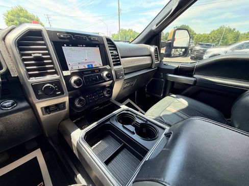 Used 2019 Ford F350 Platinum w/ Platinum Ultimate Package AWD/4WD image 32