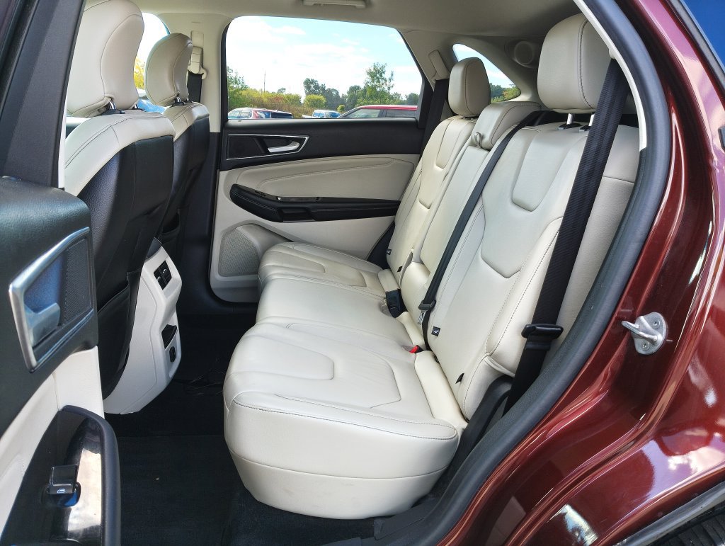 Used 2015 Ford Edge Titanium AWD/4WD image 12