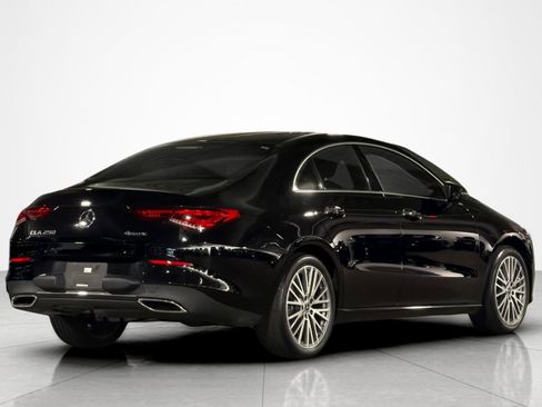 Used 2023 Mercedes-Benz CLA 250 4MATIC image 5