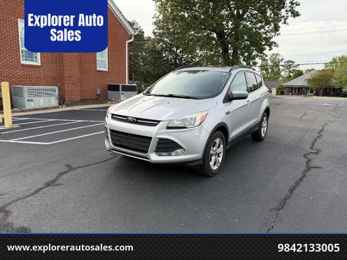 Used 2014 Ford Escape SE w/ Equipment Group 201A image 1
