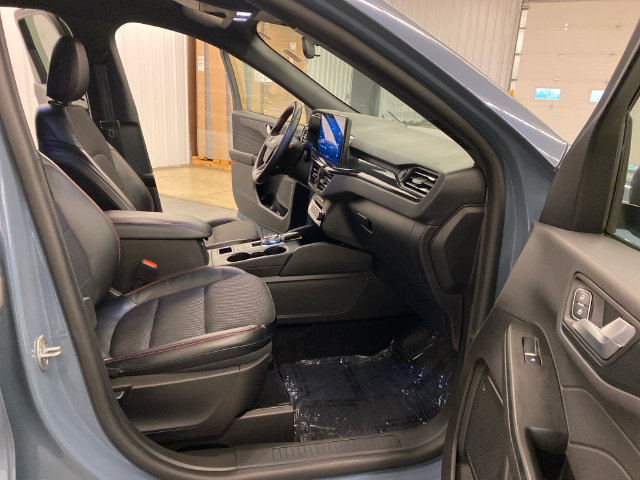 Used 2024 Ford Escape ST-Line w/ Tech Pack #1 AWD/4WD image 32
