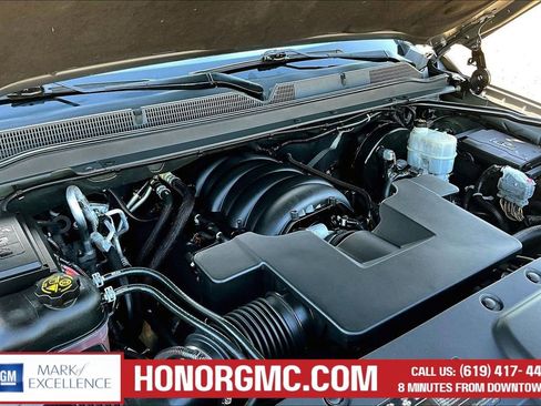 Used 2020 GMC Yukon Denali w/ Open Road Package AWD/4WD image 32