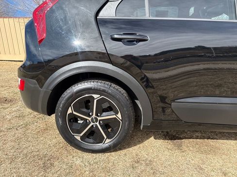 Used 2023 Kia Niro EX FWD image 30