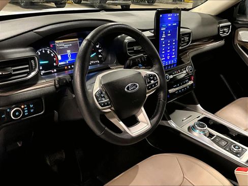 Used 2023 Ford Explorer Limited w/ Limited Technology Package image 8