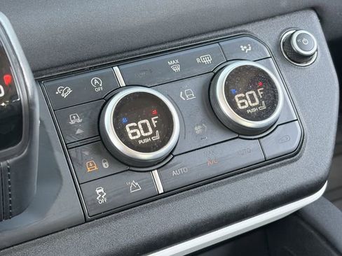 Used 2023 Land Rover Defender 110 SE image 17