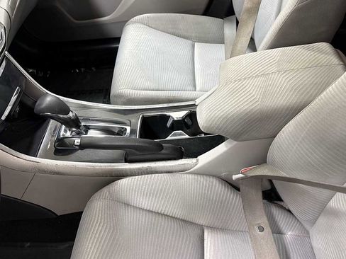 Used 2017 Honda Accord LX image 23