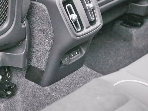 New 2026 Volvo XC40 B4 Plus w/ Climate Package image 20