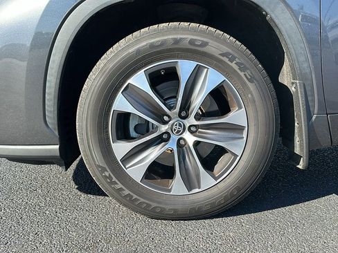 Used 2020 Toyota Highlander XLE image 14
