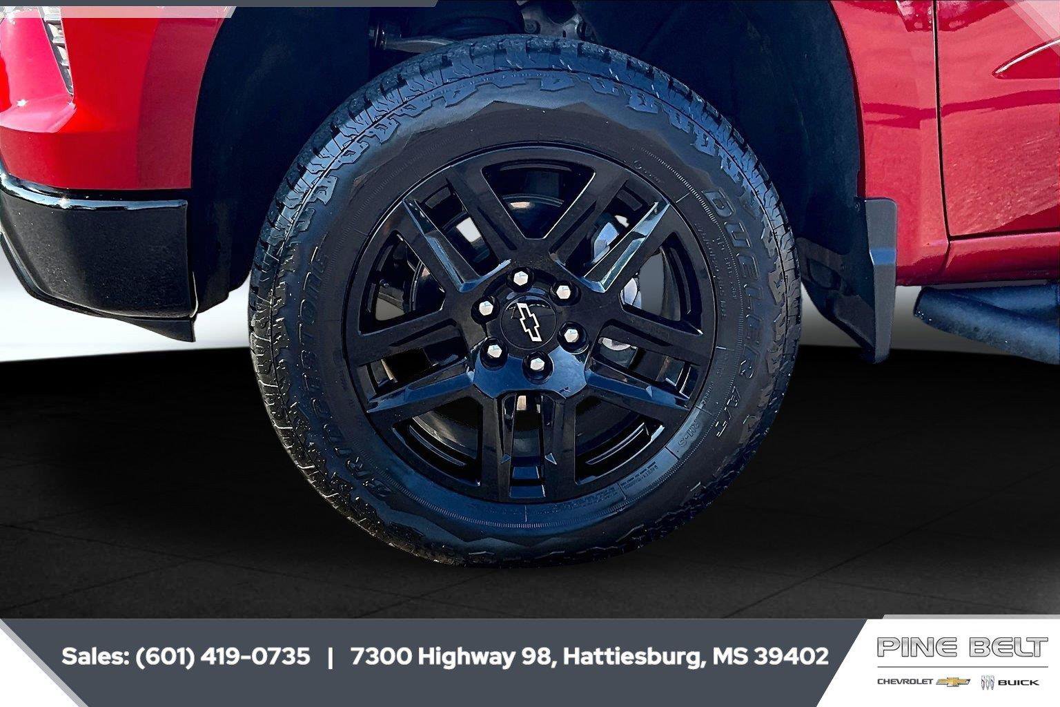 Used 2025 Chevrolet Silverado 1500 LT Trail Boss w/ Convenience Package II AWD/4WD image 8