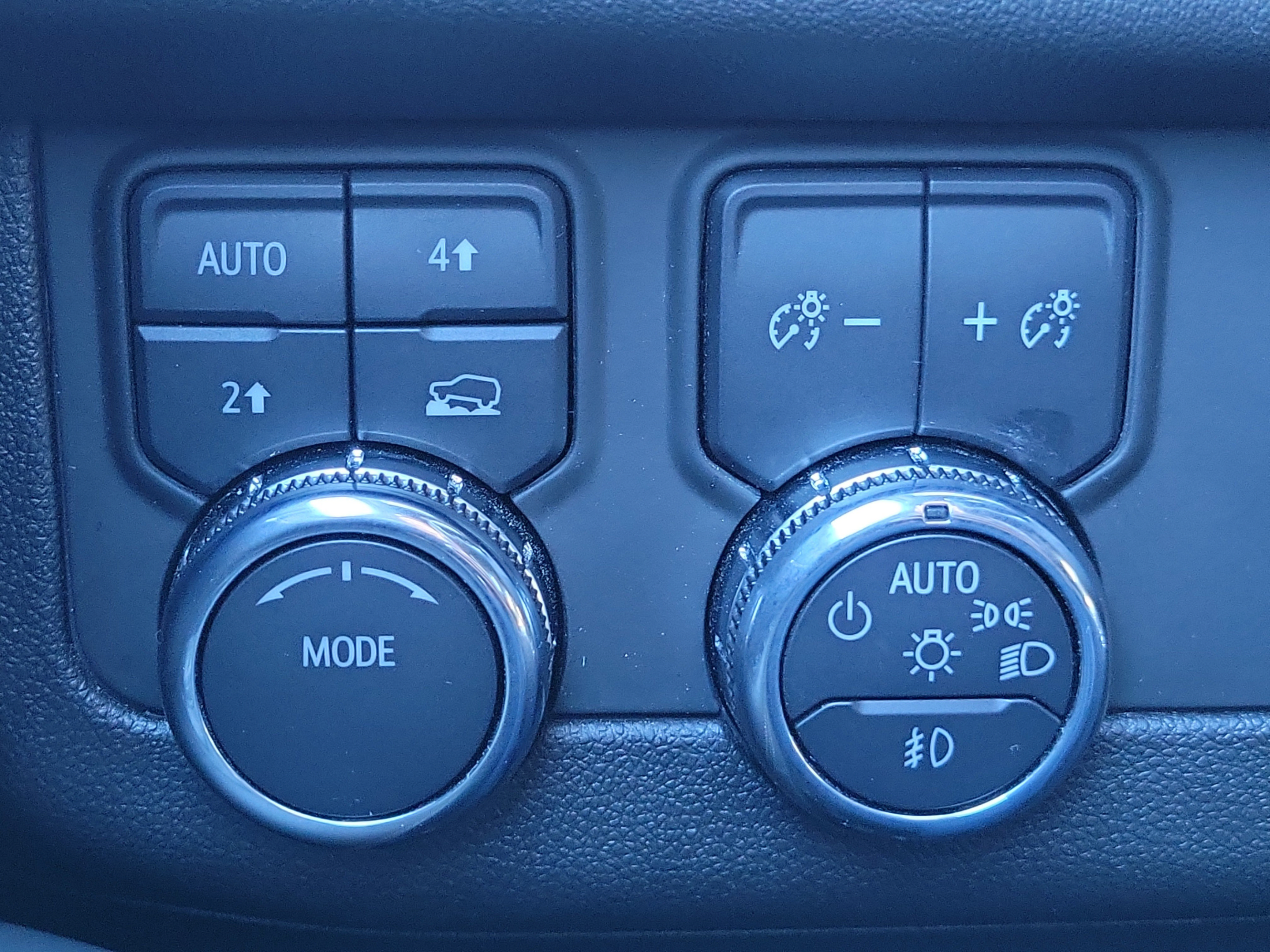 Used 2025 GMC Yukon Elevation AWD/4WD image 29