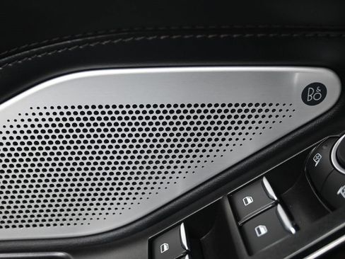 Used 2022 Ford Explorer Platinum w/ Equipment Group 601A image 12