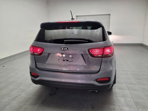 Used 2020 Kia Sorento LX FWD image 7