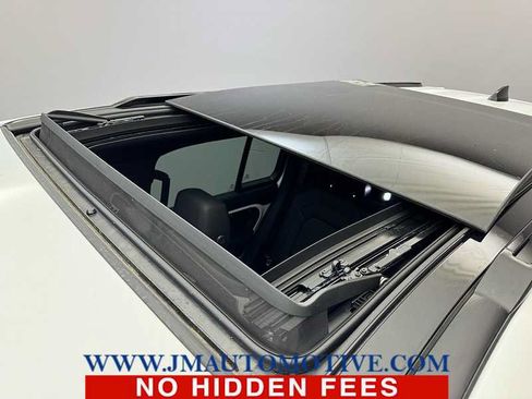 Used 2025 Land Rover Defender 110 S AWD/4WD image 11