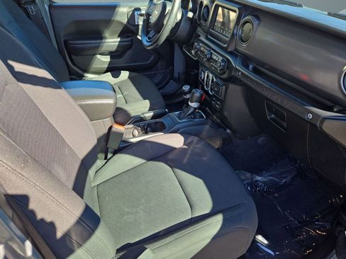 Used 2022 Jeep Wrangler Unlimited Sport image 29