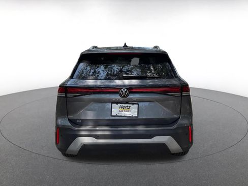 Used 2026 Volkswagen Tiguan SE FWD image 8