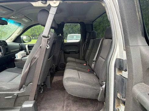 Used 2010 Chevrolet Silverado 2500 LT w/ Interior Plus Package AWD/4WD image 10