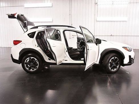 Used 2023 Subaru Crosstrek 2.0i Premium AWD/4WD image 30