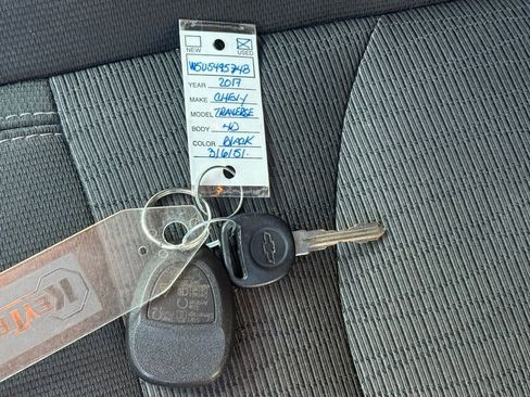 Used 2017 Chevrolet Traverse LT w/ Style and Technology Package image 39