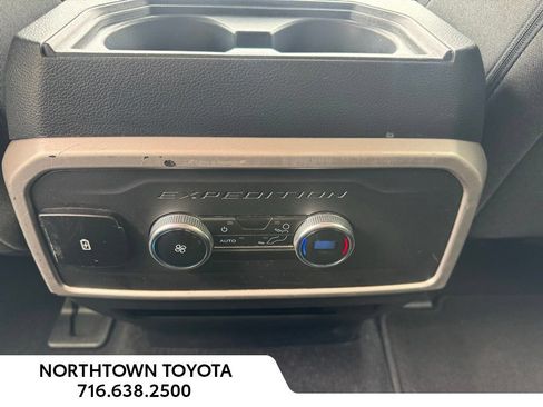 Used 2024 Ford Expedition XLT AWD/4WD image 20