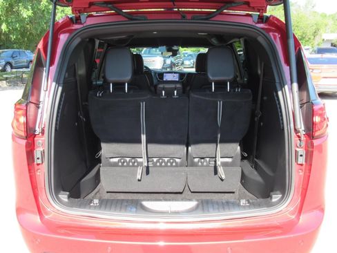 New 2026 Chrysler Voyager LX FWD image 32