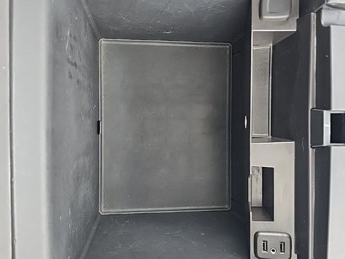 Used 2017 GMC Yukon XL SLT w/ Open Road Package image 43