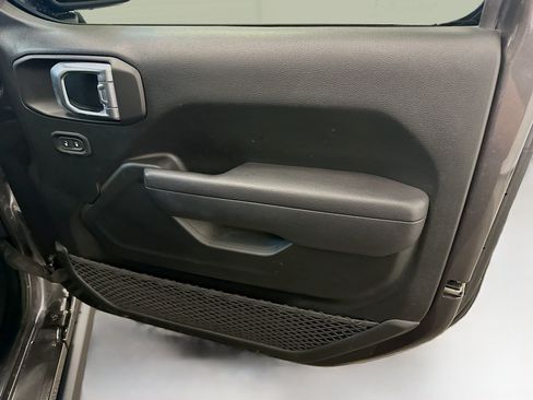 Used 2023 Jeep Wrangler Unlimited w/ 8.4" Radio Group AWD/4WD image 33