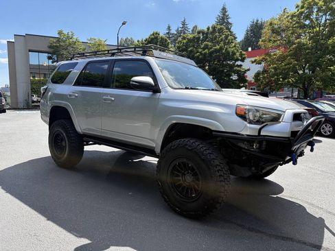Used 2016 Toyota 4Runner Trail Premium AWD/4WD image 4