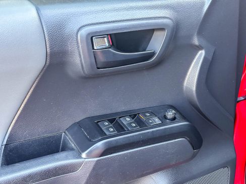 Certified 2023 Toyota Tacoma SR AWD/4WD image 22
