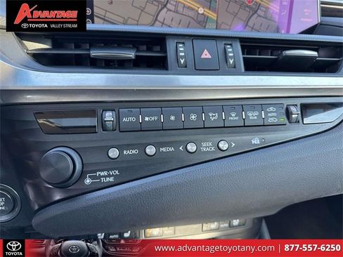 Used 2020 Lexus ES 350 w/ Premium Package image 31