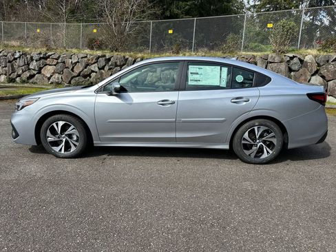 Used 2025 Subaru Legacy Premium AWD/4WD image 2