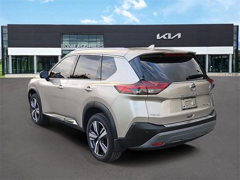 Used 2021 Nissan Rogue SL image 3