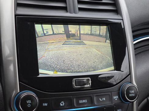 Used 2015 Chevrolet Malibu LT w/ Power Convenience Package image 10