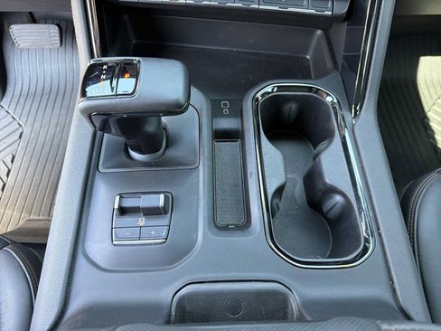 Used 2025 GMC Sierra 1500 AT4 w/ AT4 Premium Package AWD/4WD image 14