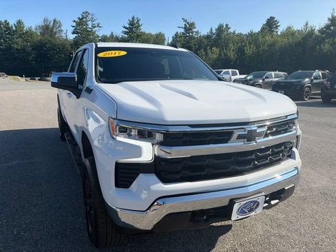 Used 2024 Chevrolet Silverado 1500 LT AWD/4WD image 9