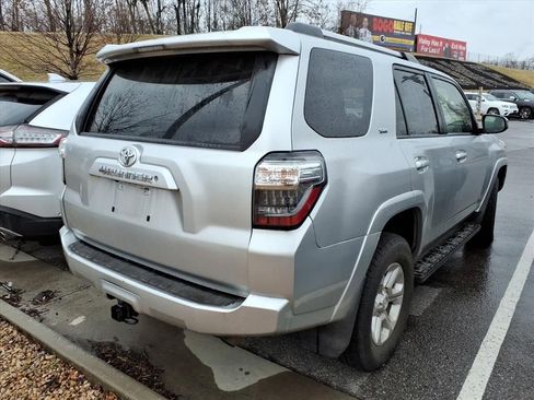 Certified 2020 Toyota 4Runner SR5 image 4