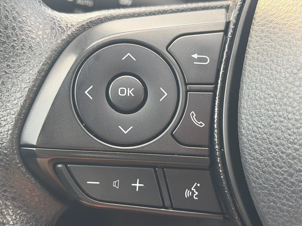 Used 2021 Toyota RAV4 XLE AWD/4WD image 12