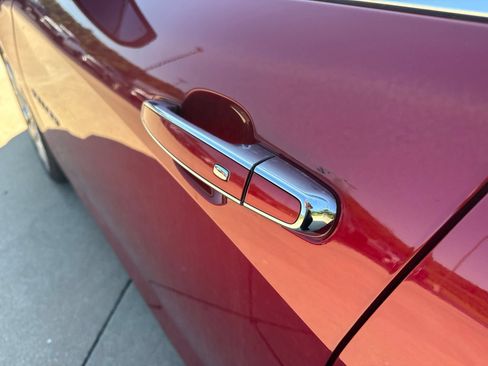 Used 2017 Chevrolet Malibu Premier w/ Premier Sun and Wheel Package FWD image 10