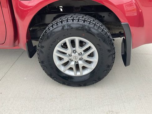 Used 2019 Nissan Frontier SV image 26