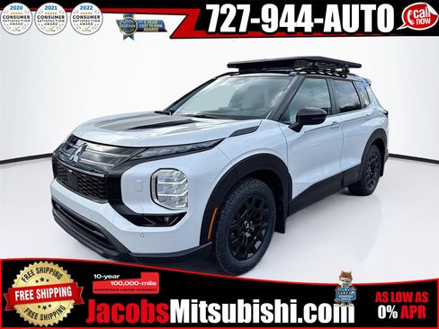 New 2026 Mitsubishi Outlander SE image 1