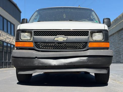 Used 2017 Chevrolet Express 2500 LS RWD image 32
