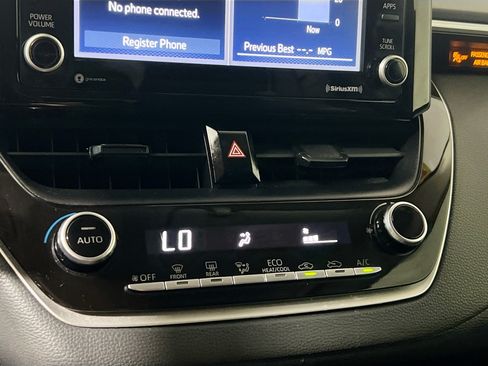 Used 2022 Toyota Corolla LE FWD image 25