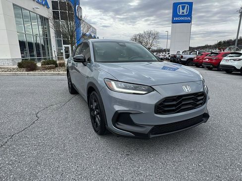 Certified 2024 Honda HR-V Sport image 2