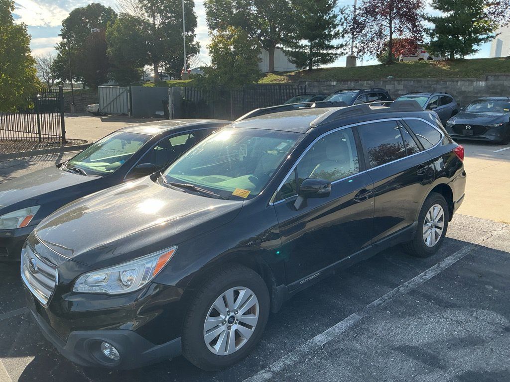 Used 2017 Subaru Outback 2.5i Premium AWD/4WD image 3