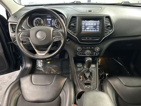 Used 2020 Jeep Cherokee Latitude Plus w/ Comfort/Convenience Group image 12